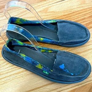 Sanuk Hawaiian Islands sidewalk surfer Women’s Beach Grey Canvas slip on Size 9
